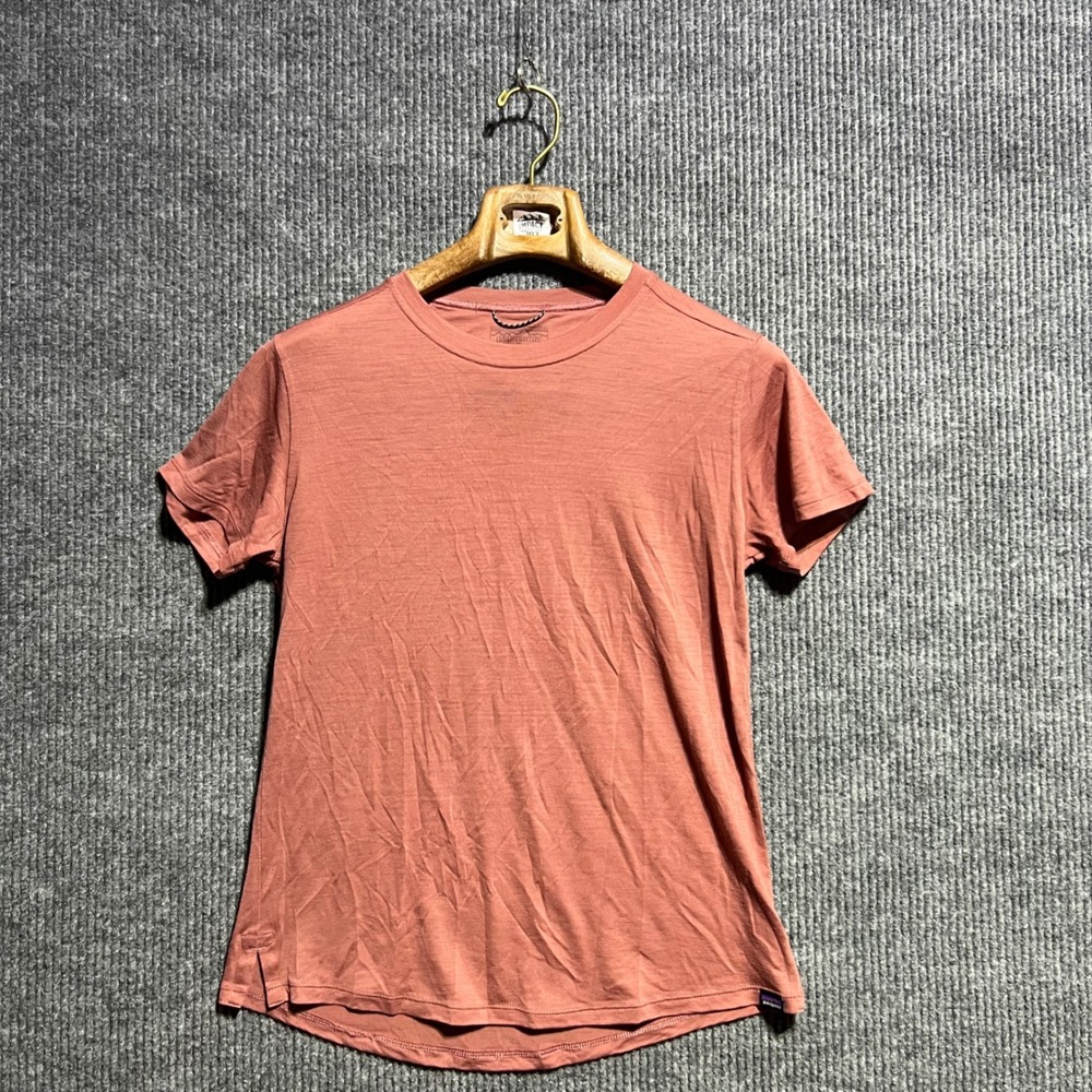 Patagonia T Shirt Womens M Pink Capilene Cool Merino Short Sleeve Hiking Top